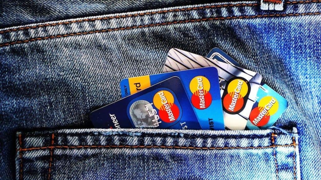 credit cards in a wallet could be a target scam for seniors