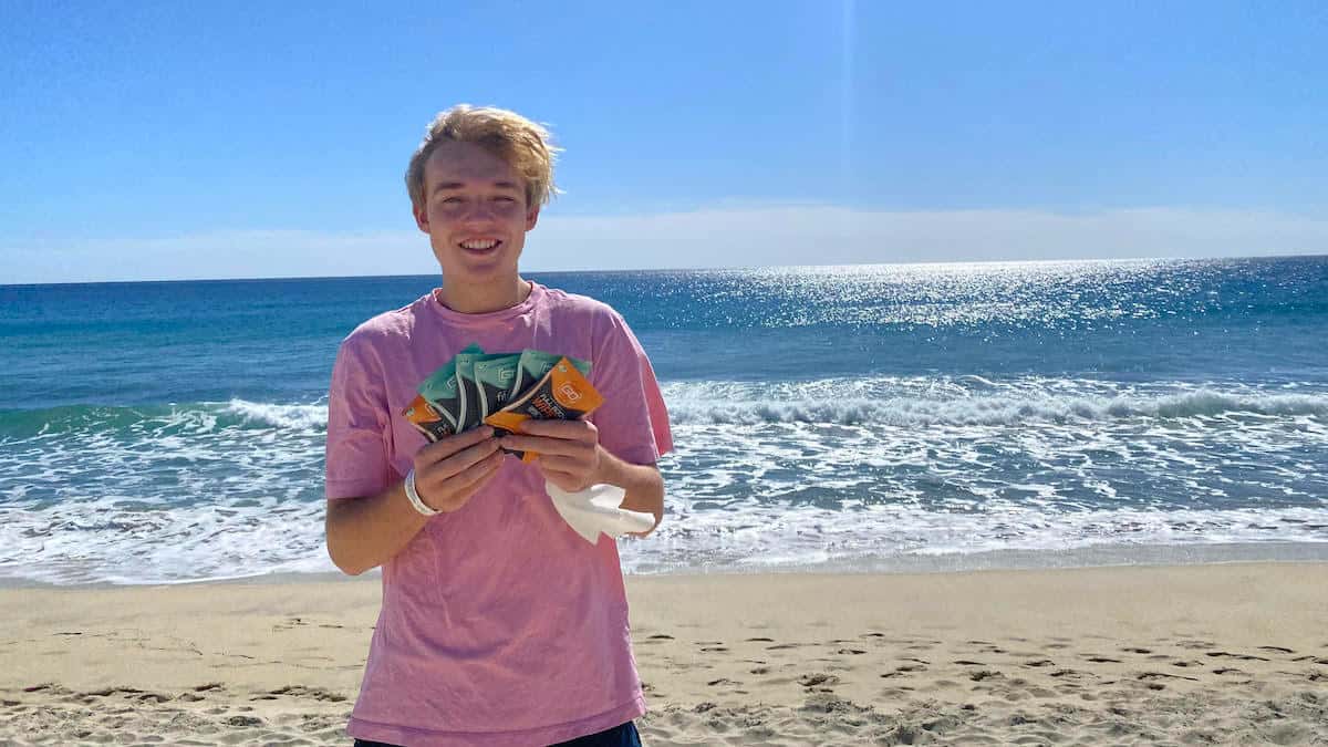 freddy bunkers is a gen z on the path to financial independence