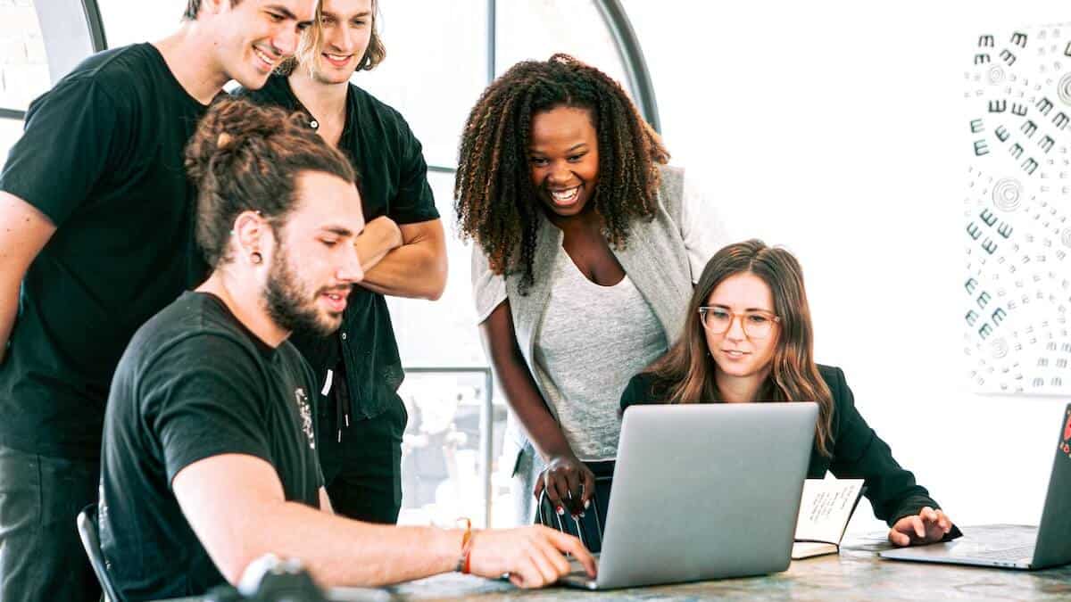millennials learning how to invest 100k in front of a computer